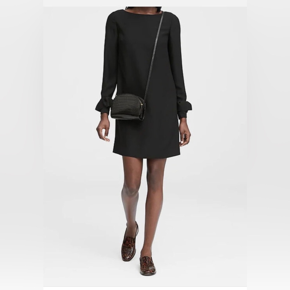 Banana Republic Ruffle Cuff Black Button Back Shift Dress Pockets size 4 NWT